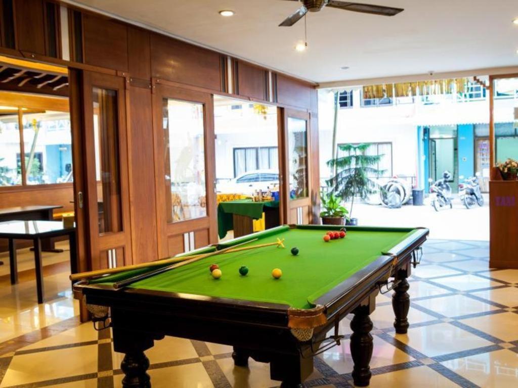 Triple Rund Place Hotel Patong Exterior foto