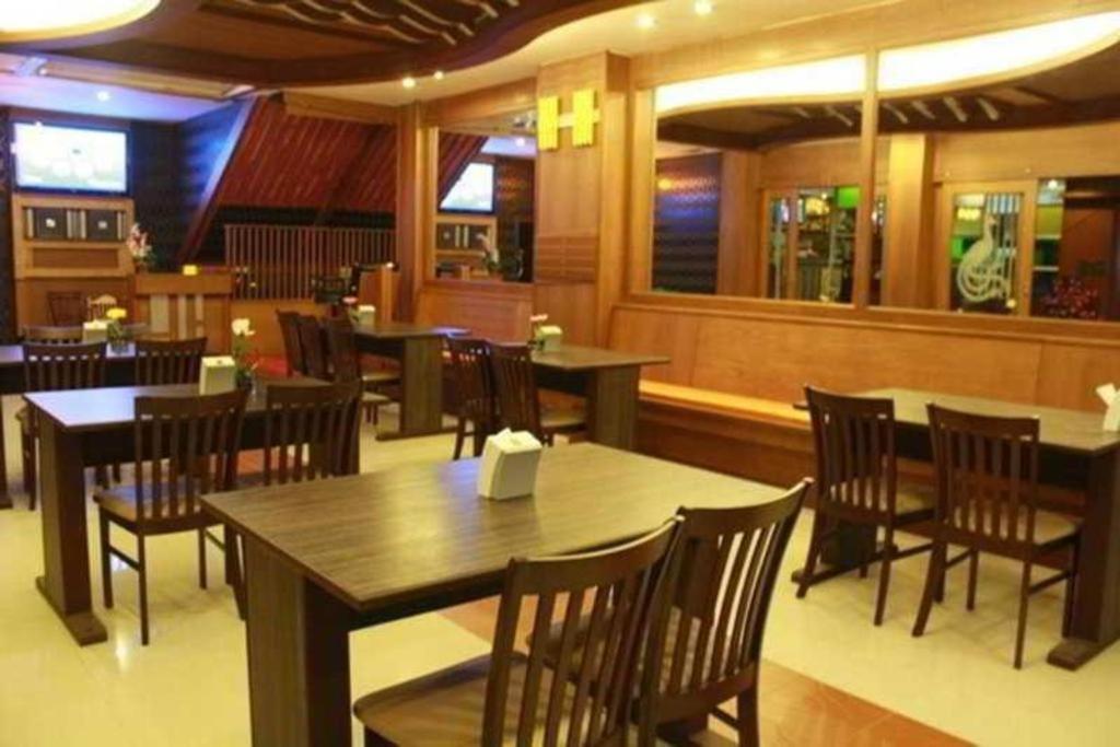 Triple Rund Place Hotel Patong Exterior foto