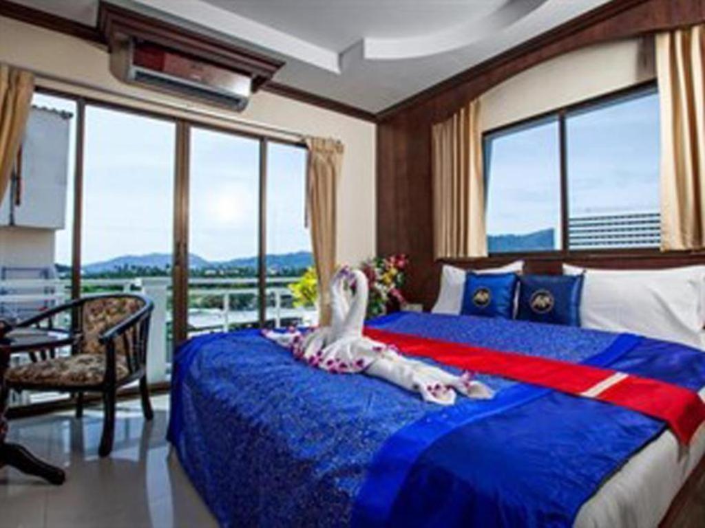 Triple Rund Place Hotel Patong Exterior foto