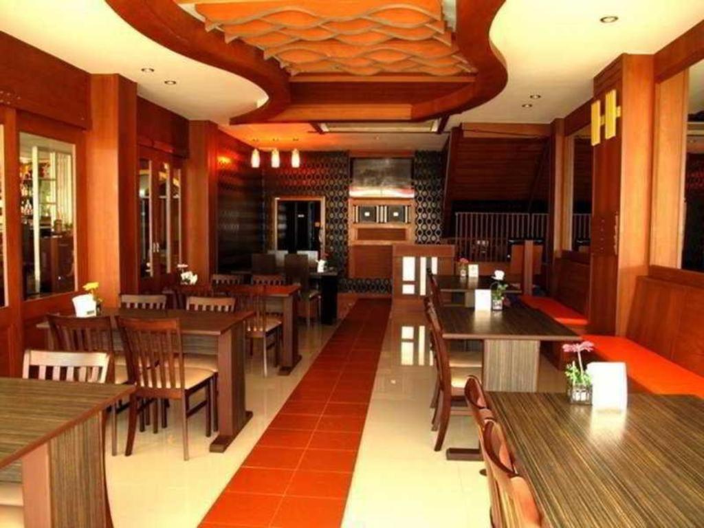 Triple Rund Place Hotel Patong Exterior foto