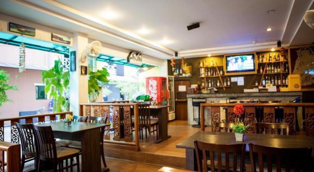 Triple Rund Place Hotel Patong Exterior foto