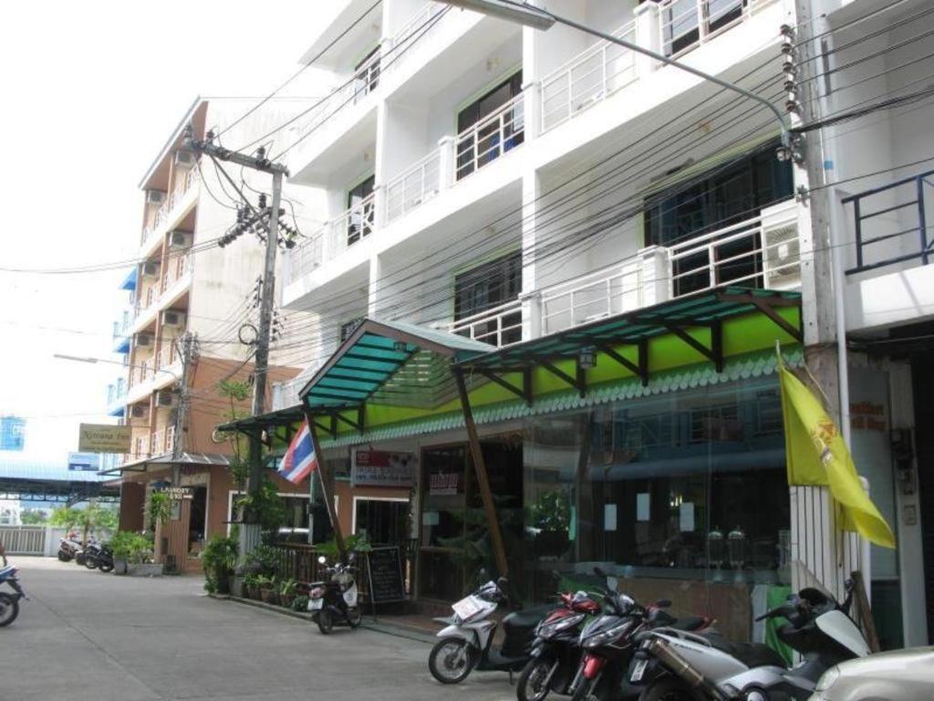 Triple Rund Place Hotel Patong Exterior foto