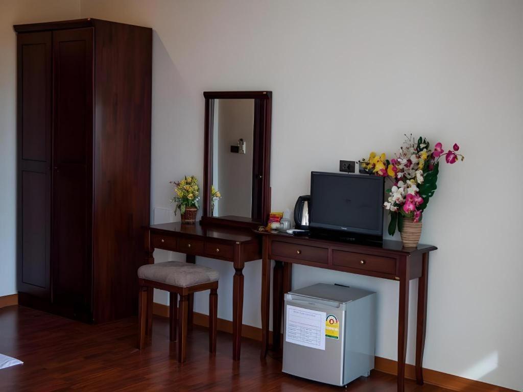 Triple Rund Place Hotel Patong Exterior foto