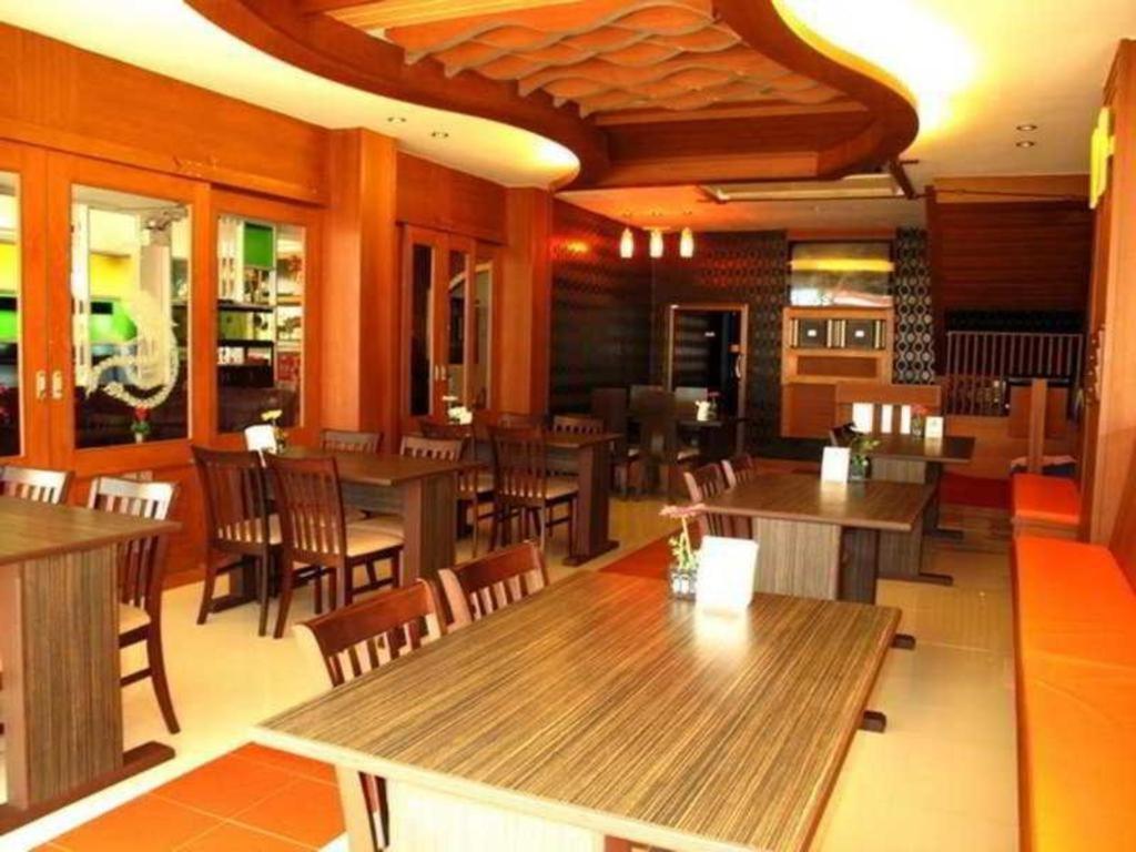 Triple Rund Place Hotel Patong Exterior foto