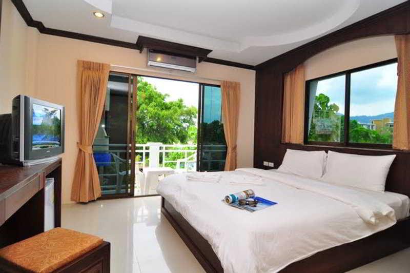Triple Rund Place Hotel Patong Exterior foto