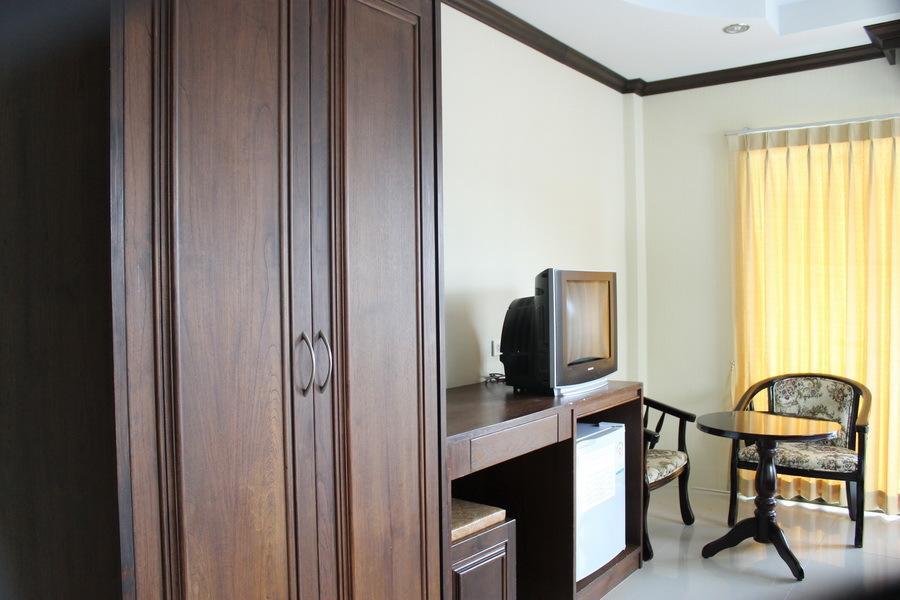 Triple Rund Place Hotel Patong Exterior foto